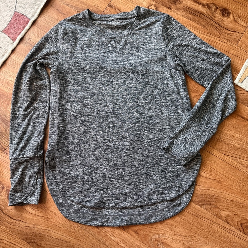 Athleta Heathered Gray Long Sleeve Crew Tee